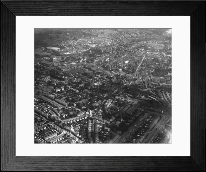 Framed Print : Aerial view of Maidstone, Kent. Circa 1926. Local Caption These are rough scans Framed Print : Aerial view of Maidstone, Kent. Circa 1926. Local Caption These are rough scans