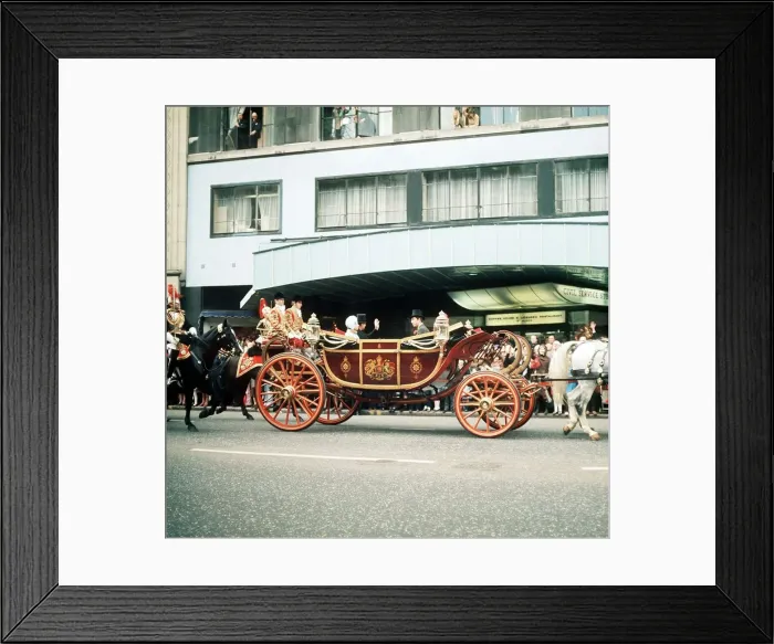 Framed Print : Queen Elizabeth II silver wedding procession. Nov 1972 Queen Elizabeth with Prince Framed Print : Queen Elizabeth II silver wedding procession. Nov 1972 Queen Elizabeth with Prince