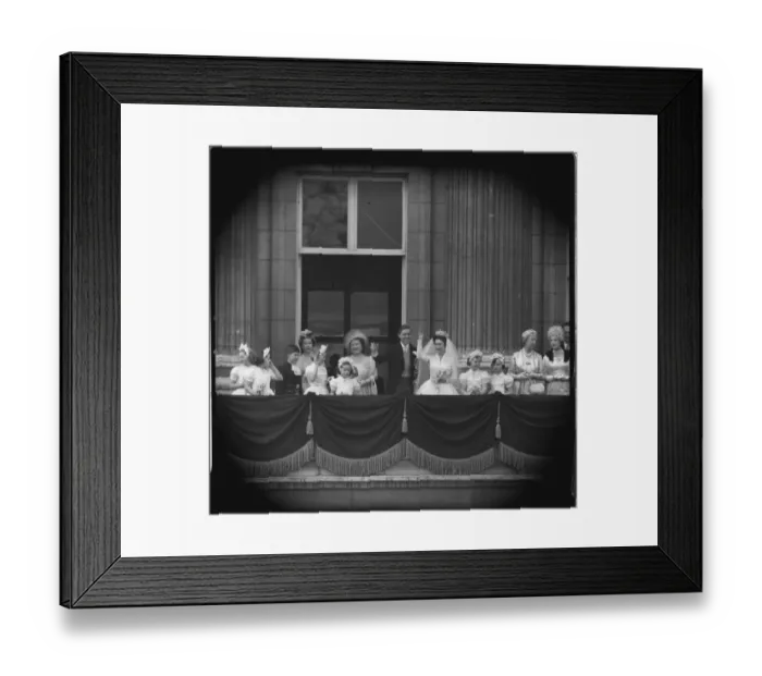 Framed Print : Princess Margaret and Lord Snowdon on Balcony May 1960 at Buckingham Palace Framed Print : Princess Margaret and Lord Snowdon on Balcony May 1960 at Buckingham Palace