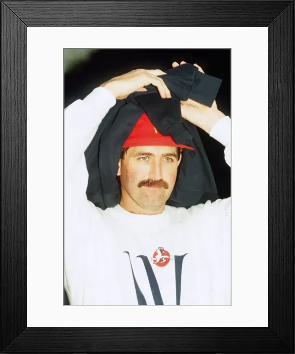 Framed Print : England cricketer Graham Gooch December 1991 Framed Print : England cricketer Graham Gooch December 1991