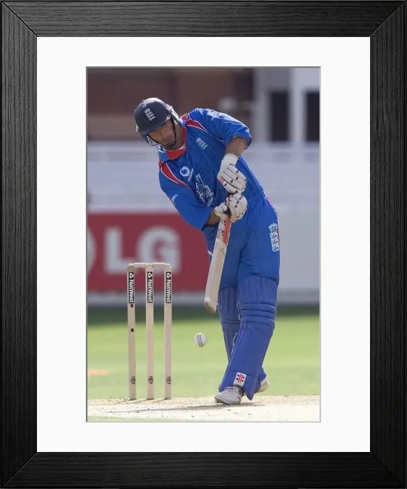 Framed Print : Nasser Hussain England Cricketer hits out May 1999 during the opening match of Framed Print : Nasser Hussain England Cricketer hits out May 1999 during the opening match of