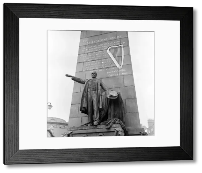 Framed Print : Statue of Charles Stewart Parnell, located in Dublin, Republic of Ireland Framed Print : Statue of Charles Stewart Parnell, located in Dublin, Republic of Ireland