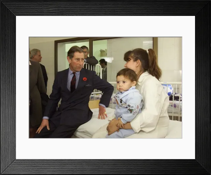 Framed Print : Prince Charles talks to Ianka Konstantinov and her baby son Bojidar aged 1 Framed Print : Prince Charles talks to Ianka Konstantinov and her baby son Bojidar aged 1