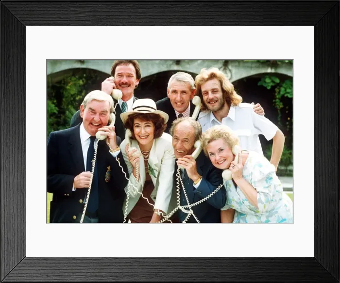 Framed Print : Maureen Lipman Comedian / Actress / Writer with British Telecom Men Framed Print : Maureen Lipman Comedian / Actress / Writer with British Telecom Men