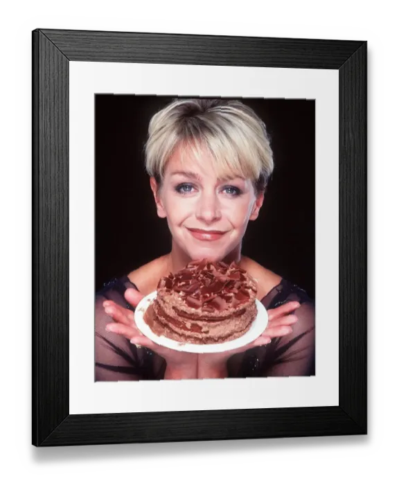 Framed Print : Leslie Ash actress in studio with chocolate cake June 1999 Framed Print : Leslie Ash actress in studio with chocolate cake June 1999