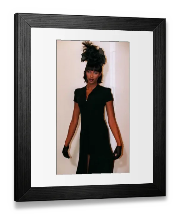 Framed Print : Naomi Campbell parades the Catwalk in a design by Chanel at the Paris Fashion Show Framed Print : Naomi Campbell parades the Catwalk in a design by Chanel at the Paris Fashion Show