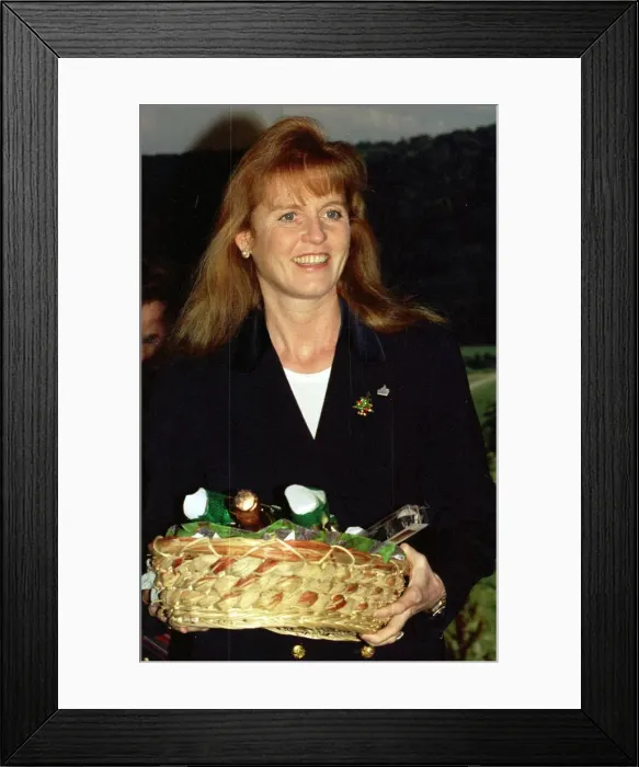 Framed Print : Duchess of York Sarah Ferguson at a Christmas lunch for Motor Neurone Disease in Dorking Framed Print : Duchess of York Sarah Ferguson at a Christmas lunch for Motor Neurone Disease in Dorking