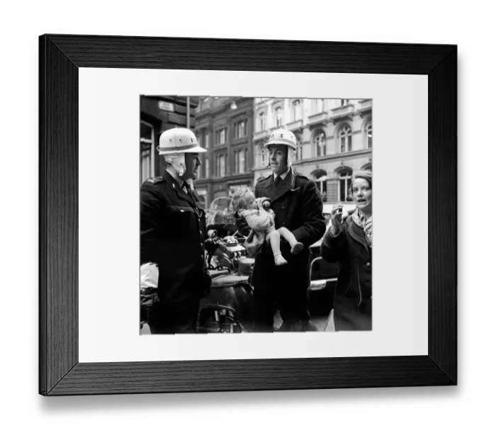 Framed Print : The Beatles arrive at Liverpool Airport for the Northern Premiere of A Hard Day