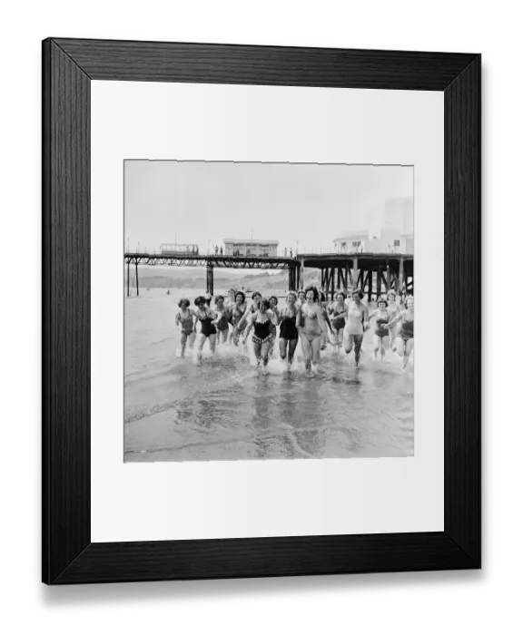 Framed Print : Sunday Pictorial Pictorial Beach Contest. 15th July 1958