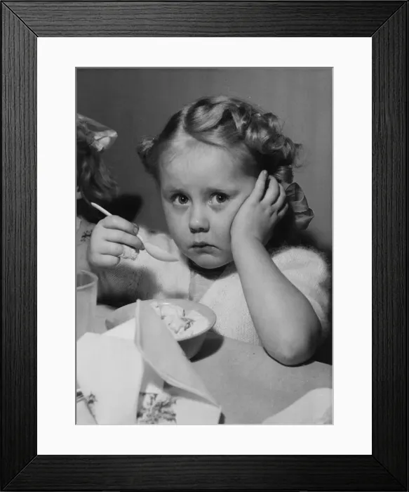 Framed Print : Anne Page, 4, faces a childs saddest Christmas party moment Framed Print : Anne Page, 4, faces a childs saddest Christmas party moment