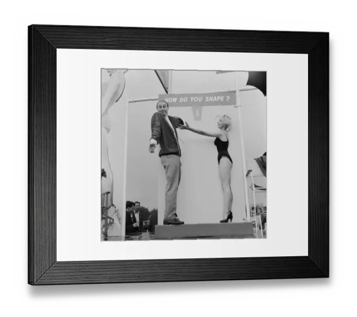 Framed Print : Marilyn Monroe Contest at Ruislip Lido. 15th July 1958