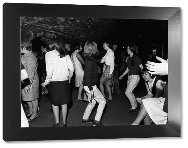 Cavern Club in Liverpool was financial trouble at this time so Cavern boss Ray McFall had