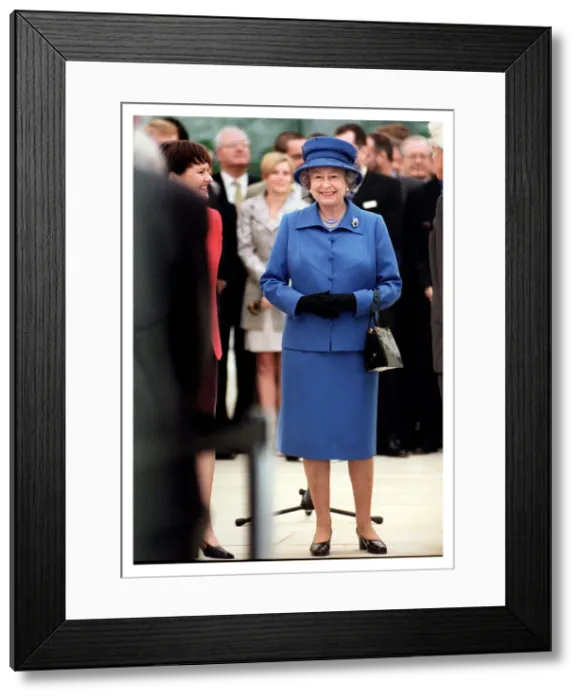 Framed Print : Queen Elizabeth at the Dynamic Earth July 1999 exhibition at Edinburgh wearing blue suit Framed Print : Queen Elizabeth at the Dynamic Earth July 1999 exhibition at Edinburgh wearing blue suit