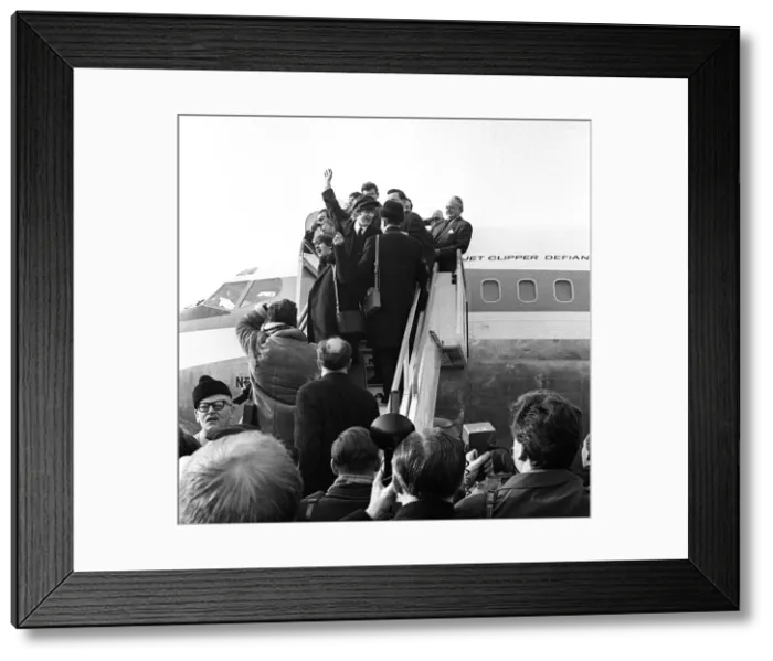 Framed Print : John Lennon, Paul McCartney, Ringo Starr and George Harrison of The Beatles Framed Print : John Lennon, Paul McCartney, Ringo Starr and George Harrison of The Beatles