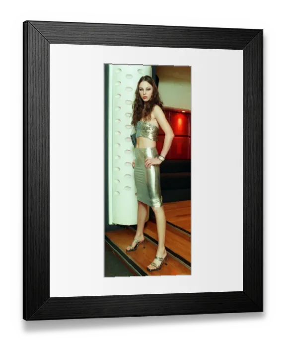 Framed Print : Pic shows model Lauren Tempany Framed Print : Pic shows model Lauren Tempany