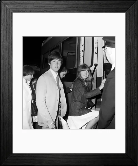 Framed Print : Paul McCartney and girlfriend Jane Asher return to London Airport after a holiday in Framed Print : Paul McCartney and girlfriend Jane Asher return to London Airport after a holiday in