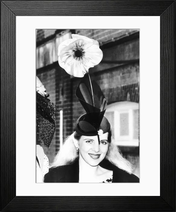 Framed Print : Vanessa Davies with flower hat at Royal Ascot in June 1985