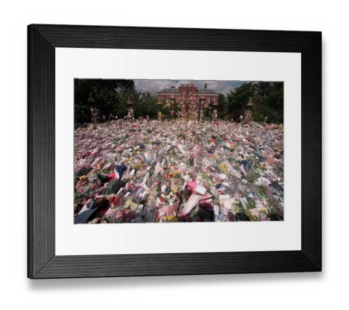 Framed Print : Kensington Palace September 1997 Flowers Floral Tributes to Princess Diana