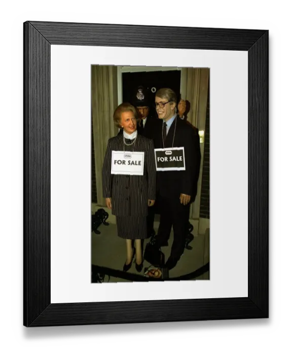 Framed Print : Margaret Thatcher and John Major waxworks up for sale at Friargate Wax Museum in York Framed Print : Margaret Thatcher and John Major waxworks up for sale at Friargate Wax Museum in York