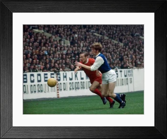 Framed Print : English League Division One match at Hillsborough. Sheffield Wednesday 1 v Liverpool 1 Framed Print : English League Division One match at Hillsborough. Sheffield Wednesday 1 v Liverpool 1