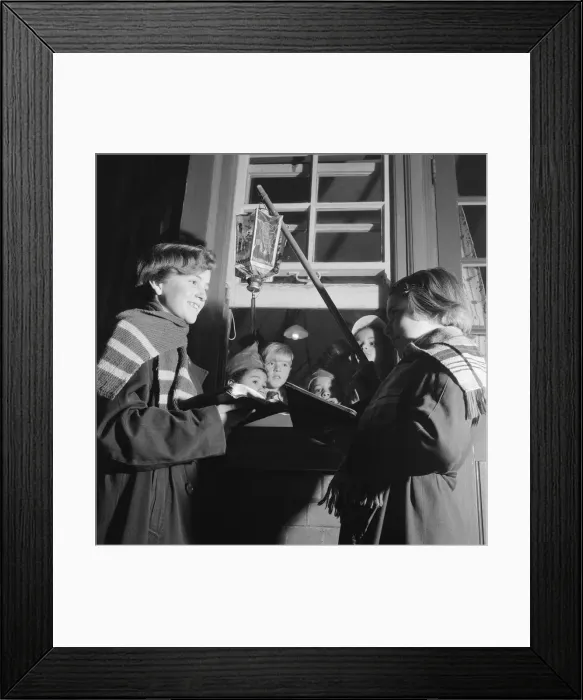 Framed Print : Children singing Christmas carols at the National Childrens home in Harpenden Framed Print : Children singing Christmas carols at the National Childrens home in Harpenden
