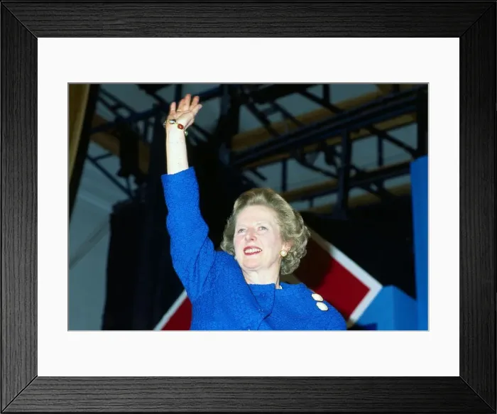 Framed Print : Margaret Thatcher waving her hand September 1986 Framed Print : Margaret Thatcher waving her hand September 1986