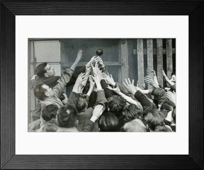 Framed Print : Jedburgh Roxburghshire February 1948 Handba being played with smuggled ball coming