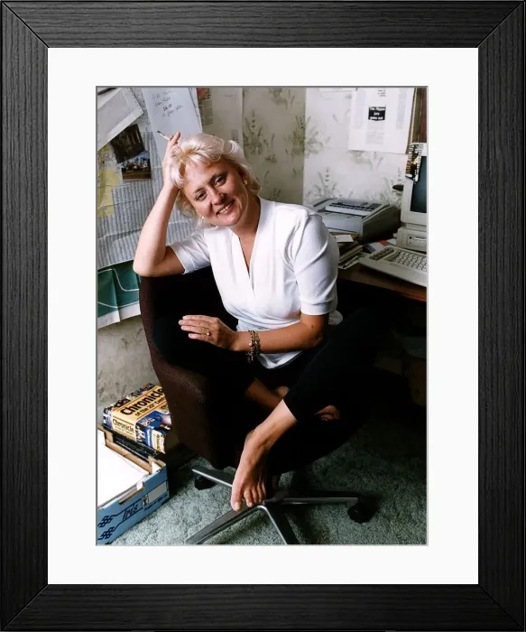 Framed Print : Martina Cole, 33, an ordinary working class woman from Benfleet in Essex wants to be a Framed Print : Martina Cole, 33, an ordinary working class woman from Benfleet in Essex wants to be a