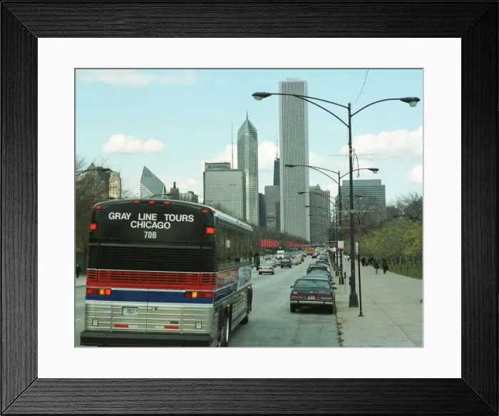 Framed Print : Chicago USA, November 1999 Gray Line Tours bus in traffic Framed Print : Chicago USA, November 1999 Gray Line Tours bus in traffic
