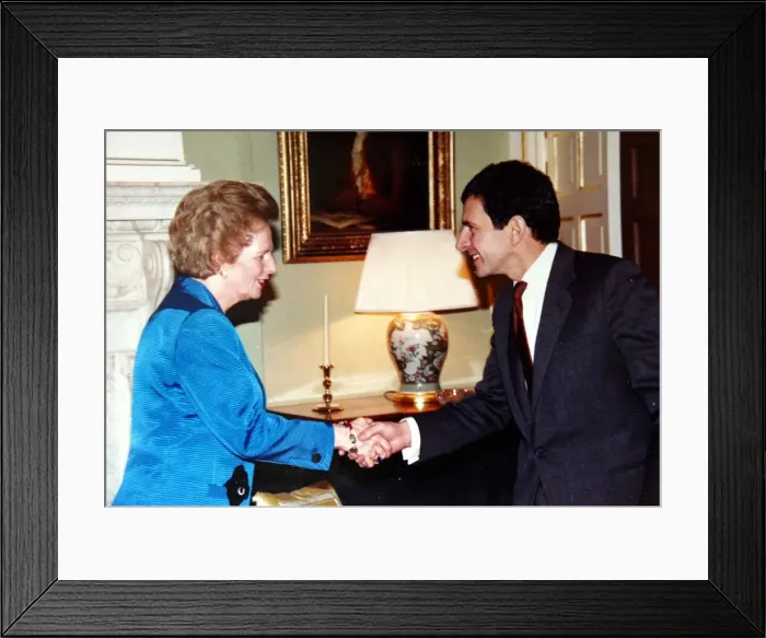 Framed Print : Gerald Ratner with Margeret Thatcher in 1989 Framed Print : Gerald Ratner with Margeret Thatcher in 1989