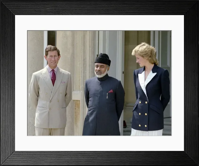 Framed Print : Princess Diana & Prince Charles with the Sultan of Oman. July 1989 Framed Print : Princess Diana & Prince Charles with the Sultan of Oman. July 1989