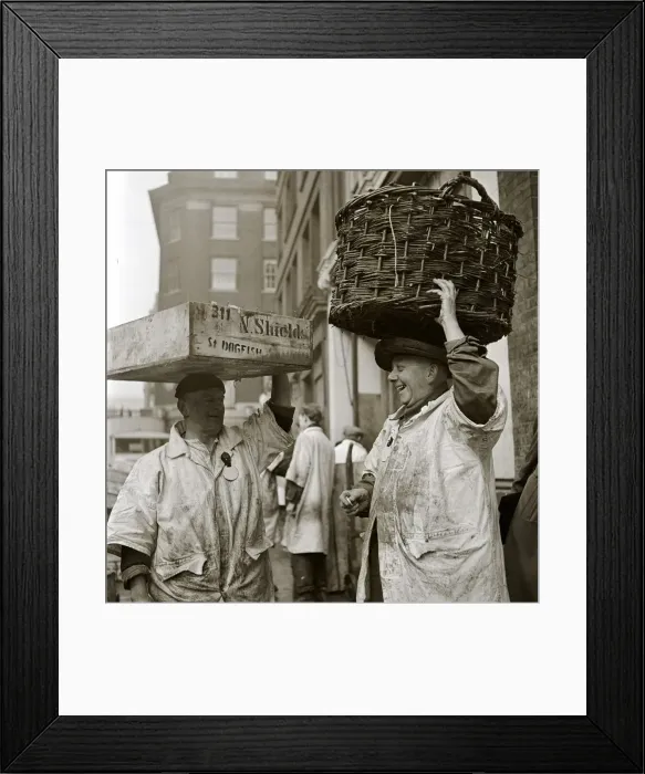 Framed Print : Fish porters at Billingsgate fish market, London 1st March 1954 Framed Print : Fish porters at Billingsgate fish market, London 1st March 1954