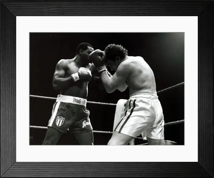 Framed Print : John L Gardner v Ossie Ocasio of Puerto Rico at Wembley 17  /  03  /  1981 March 17th 1981