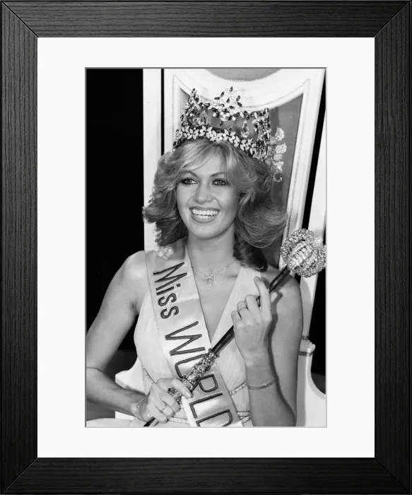 Framed Print : Miss World 1980. Miss Germany Gabriella Brum is crowned Miss World 13th November 1980 Framed Print : Miss World 1980. Miss Germany Gabriella Brum is crowned Miss World 13th November 1980