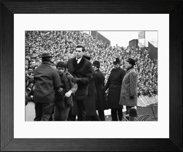 Framed Print : Sheffield Wednesday v Leeds United FA Cup match at Hillsborough 4th January 1969 Framed Print : Sheffield Wednesday v Leeds United FA Cup match at Hillsborough 4th January 1969