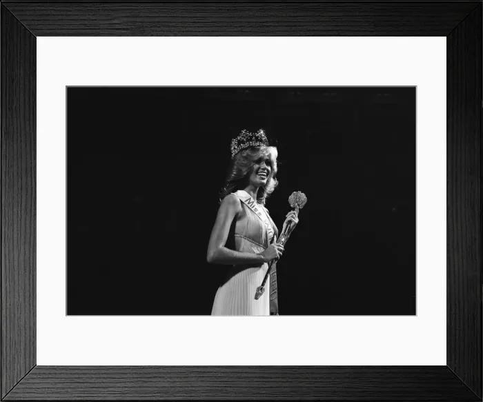 Framed Print : Miss World 1980. Miss Germany Gabriella Brum is crowned Miss World 13th November 1980 Framed Print : Miss World 1980. Miss Germany Gabriella Brum is crowned Miss World 13th November 1980