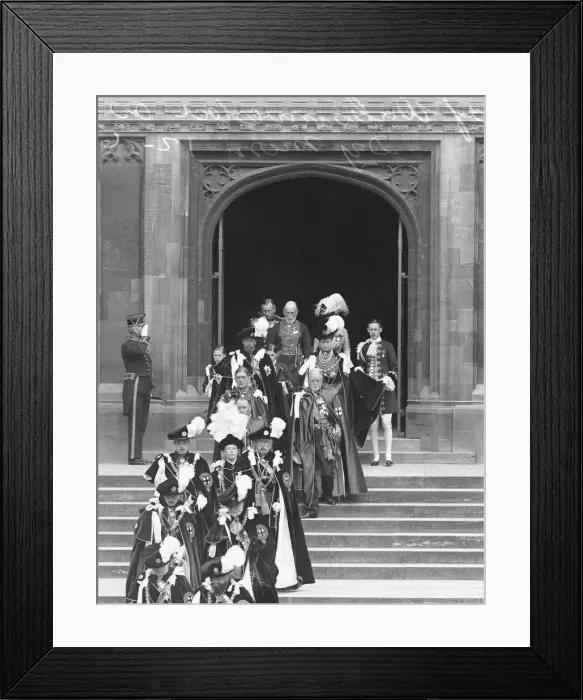 Framed Print : King George V and Queen Mary seen here on the steps of St George Framed Print : King George V and Queen Mary seen here on the steps of St George