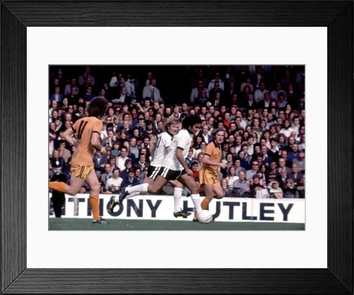 Framed Print : Fulham v Wolverhampton Wanderers. Rodney Marsh and George Best Framed Print : Fulham v Wolverhampton Wanderers. Rodney Marsh and George Best