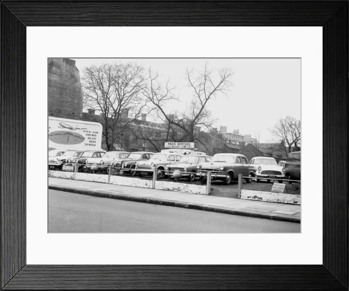 Framed Print : A second hand car lot in the Kings Road Chelsea. Prices slashed as a crisis hits
