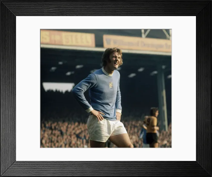 Framed Print : Manchester City v Wolverhampton Wanderers league match at Maine Road, 7th October 1972 Framed Print : Manchester City v Wolverhampton Wanderers league match at Maine Road, 7th October 1972