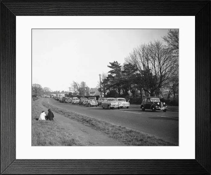 Framed Print : Heavy Easter holiday traffic comes to a halt outside Basingstoke. 20th April 1960 Framed Print : Heavy Easter holiday traffic comes to a halt outside Basingstoke. 20th April 1960