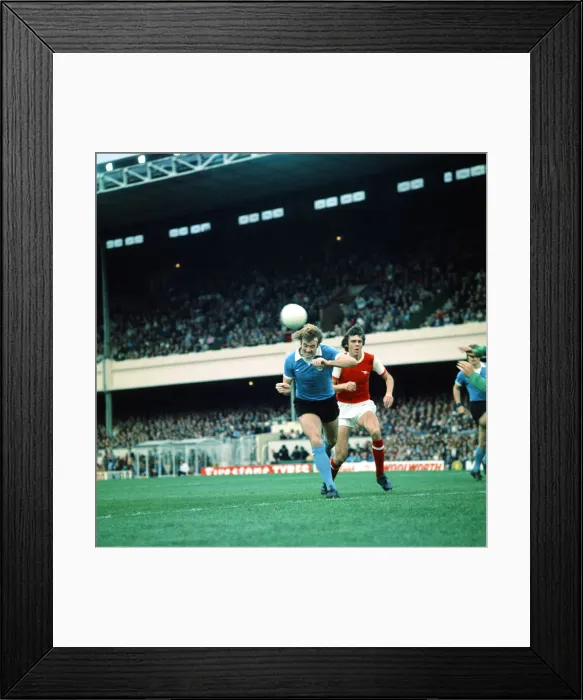 Framed Print : Arsenal v Manchester City league match at Highbury 4th October 1975 Framed Print : Arsenal v Manchester City league match at Highbury 4th October 1975