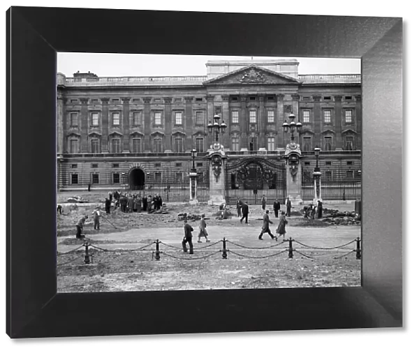 The Royal Chapel Buckingham Palace Bombed An air raid on 10 September