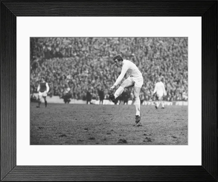 Framed Print : FA Cup Third Round match at Hillsborough Sheffield Wednesday 1-1 Leeds United Framed Print : FA Cup Third Round match at Hillsborough Sheffield Wednesday 1-1 Leeds United