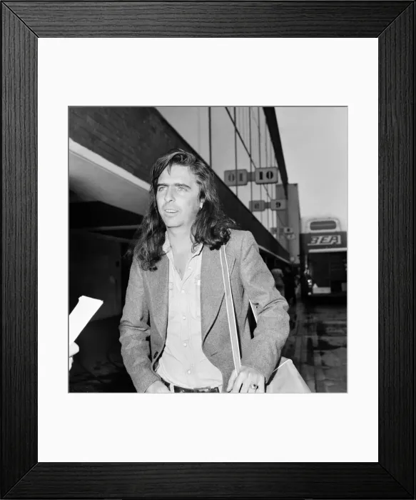 Framed Print : American rock singer Alice Cooper arrives in London ahead of his tour Framed Print : American rock singer Alice Cooper arrives in London ahead of his tour