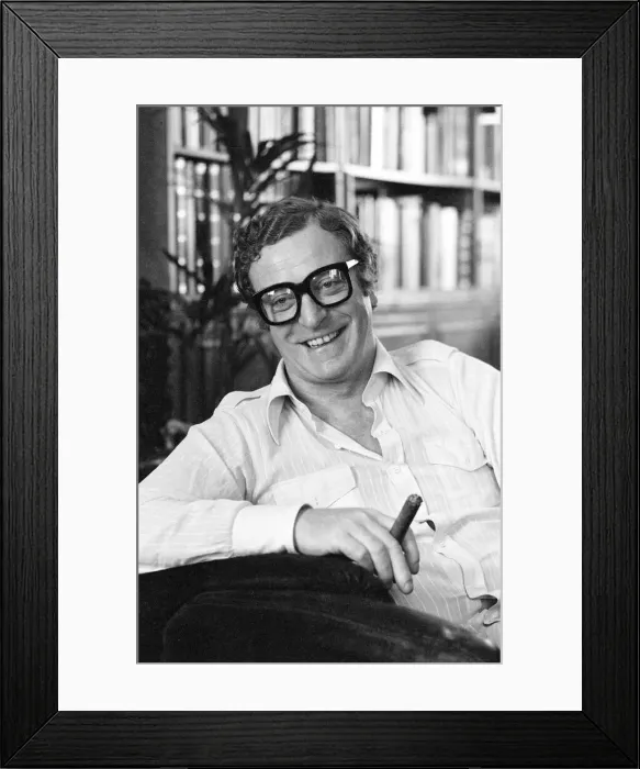 Framed Print : Actor Michael Caine gives an interview to a Sunday Mirror journalist