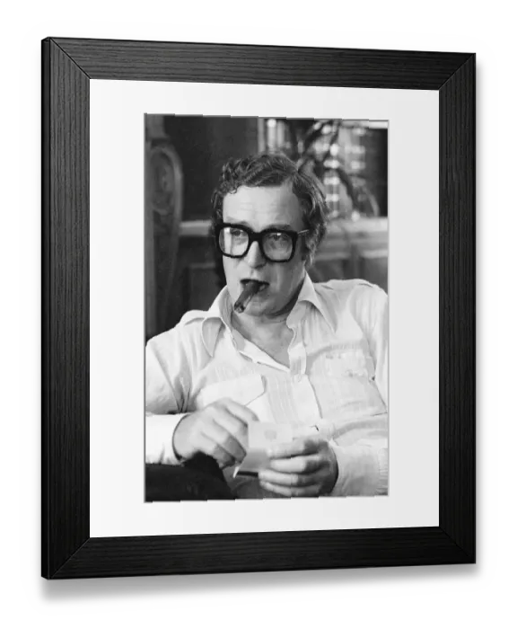 Framed Print : Actor Michael Caine gives an interview to a Sunday Mirror journalist Framed Print : Actor Michael Caine gives an interview to a Sunday Mirror journalist