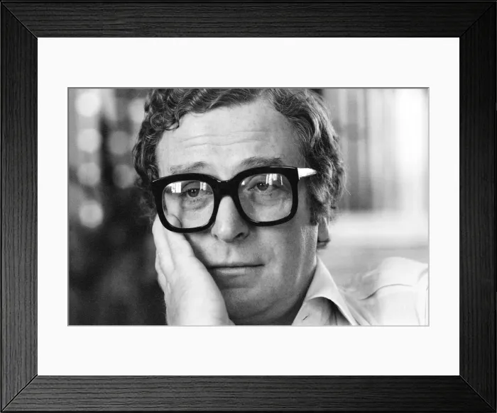 Framed Print : Actor Michael Caine gives an interview to a Sunday Mirror journalist Framed Print : Actor Michael Caine gives an interview to a Sunday Mirror journalist