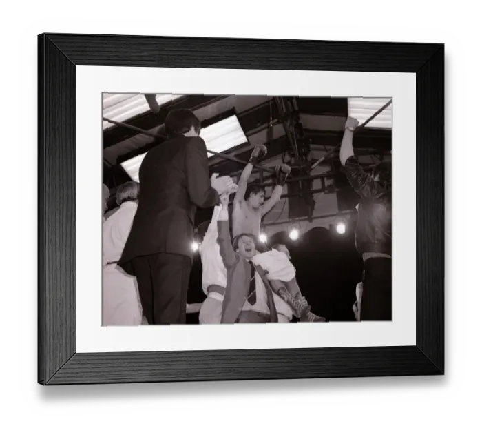 Framed Print : Boxing-Boxing Featherweight champion of the world. Barry McGuigan v Eusebio Pedroza Framed Print : Boxing-Boxing Featherweight champion of the world. Barry McGuigan v Eusebio Pedroza