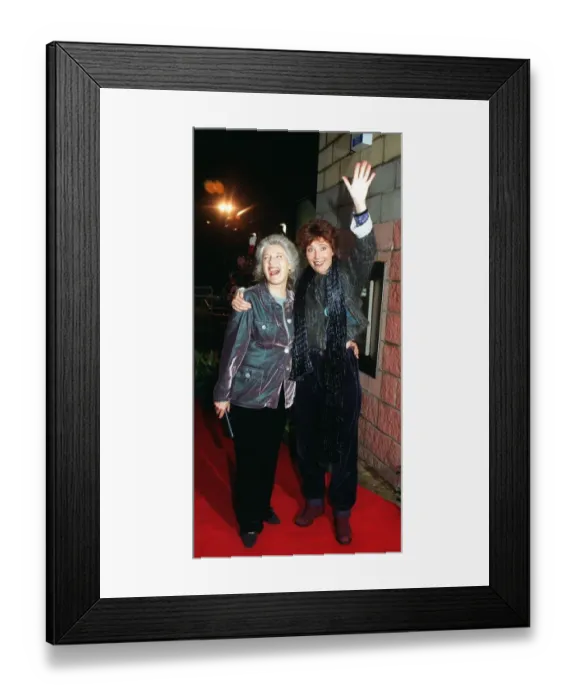 Framed Print : Actress Emma Thompson arrives at premiere January 1998 of new movie The Winter Guest in Framed Print : Actress Emma Thompson arrives at premiere January 1998 of new movie The Winter Guest in